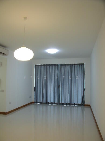 Waterfront Waves, 766 Bedok Reservoir Road, 2 Bedrooms, 980 sqft, Condominium For Rent, by Heng Heng, 17372558 - Living HAll - PropertyGuru.com.sg
