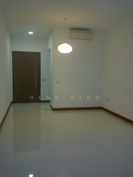 Waterfront Waves, 766 Bedok Reservoir Road, 2 Bedrooms, 980 sqft, Condominium For Rent, by Heng Heng, 17372558 - living hall - PropertyGuru.com.sg