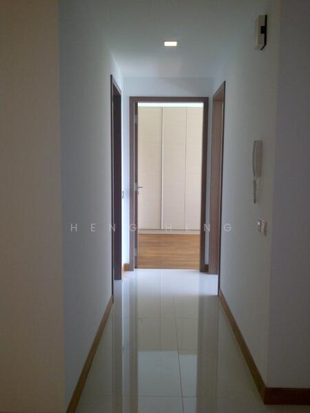 Waterfront Waves, 766 Bedok Reservoir Road, 2 Bedrooms, 980 sqft, Condominium For Rent, by Heng Heng, 17372558 - passage way - PropertyGuru.com.sg