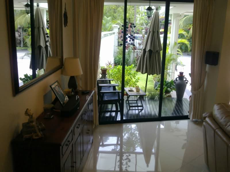 Sixth Crescent, Sixth Crescent, 4 Bedrooms, 2,500 sqft, Terraced House For Rent, by April Chia, 17543316 - PropertyGuru.com.sg