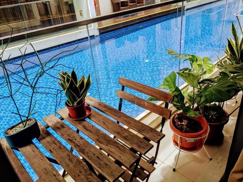 RV Edge, 2 Shanghai Road, Tanglin / Holland / Bukit Timah, 1 Bedroom, 366 sqft, Condominium For Rent, by Carrie Leow, 17603825 - Balcony - PropertyGuru.com.sg