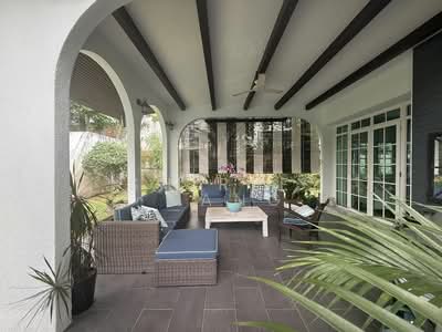 For Rent - Queen Astrid Park