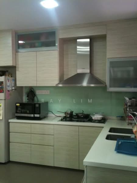 Poh Huat Area -Renovated ! Near International Sch!!, Poh Huat Road, 4 Bedrooms, 2,400 sqft, Terraced House For Rent, by Ray Lim, 17677392 - PropertyGuru.com.sg