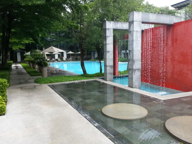 The Teneriffe, 110 Laurel Wood Avenue, 5 Bedrooms, 3,100 sqft, Cluster House For Rent, by Jay Sim, 17721018 - Water feature - PropertyGuru.com.sg