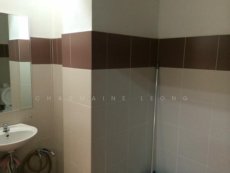 Acetech Centre, 19 Jalan Kilang Barat, Alexandra / Commonwealth, 893 sqft, Light Industrial (B1) For Rent, by Charmaine Leong, 17730240 - Attached Toilet - CommercialGuru.com.sg