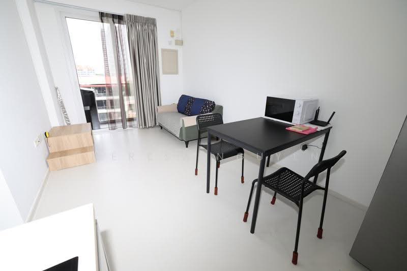 Suites @ Topaz, 3 Topaz Road, Balestier / Toa Payoh, 2 Bedrooms, 624 sqft, Condominium For Rent, by Theresa Nguyen, 17736658 - Living Room - PropertyGuru.com.sg