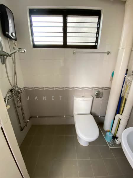 327 Serangoon Avenue 3, 327 Serangoon Avenue 3, 3 Bedrooms, 904 sqft, HDB Flat For Rent, by Janet Fong, 17782835 - PropertyGuru.com.sg