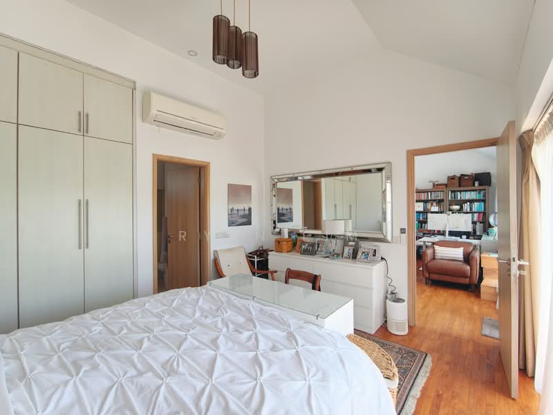 Varsity Park Condominium, 34 West Coast Road, 3 Bedrooms, 2,325 sqft, Condominium For Rent, by Ryan Lim, 17797024 - Master Room (2nd Floor) - PropertyGuru.com.sg