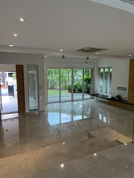 Serangoon Garden Estate, 112 Cowdray Avenue, 4 Bedrooms, 4,000 sqft, Semi-Detached House For Rent, by Fernn Lim, 17840810 - PropertyGuru.com.sg