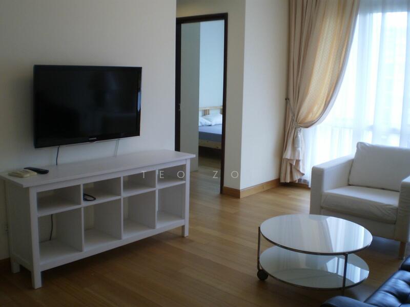 Robertson 100, 100 Robertson Quay, 2 Bedrooms, 872 sqft, Apartment For Rent, by Teo Zoe, 17843470 - Living Room - PropertyGuru.com.sg