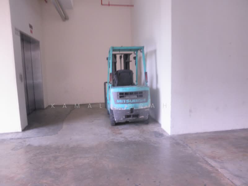 Grd Floor Near Clementi, Bukit Batok Crescent, Clementi Park / Upper Bukit Timah, 7,800 sqft, Warehouse For Rent, by Kamal Ibrahim, 17875615 - CommercialGuru.com.sg