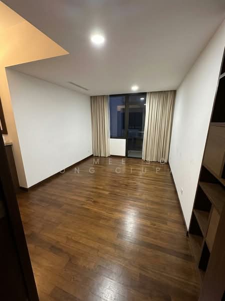 Four Seasons Park, 8 Cuscaden Walk, 3 Bedrooms, 2,260 sqft, Condominium For Rent, by Rosa Mee Sook Hong Ciupa, 17904052 - 3rd room section 1 - PropertyGuru.com.sg