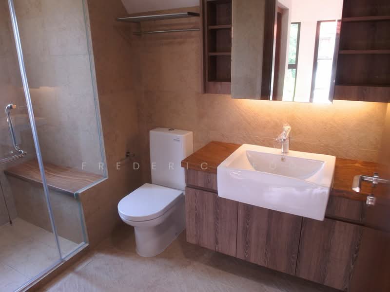 Eleven @ Holland, 11 Holland Link, 5 Bedrooms, 3,735 sqft, Cluster House For Rent, by Frederick Foo, 17919559 - Bathroom - PropertyGuru.com.sg