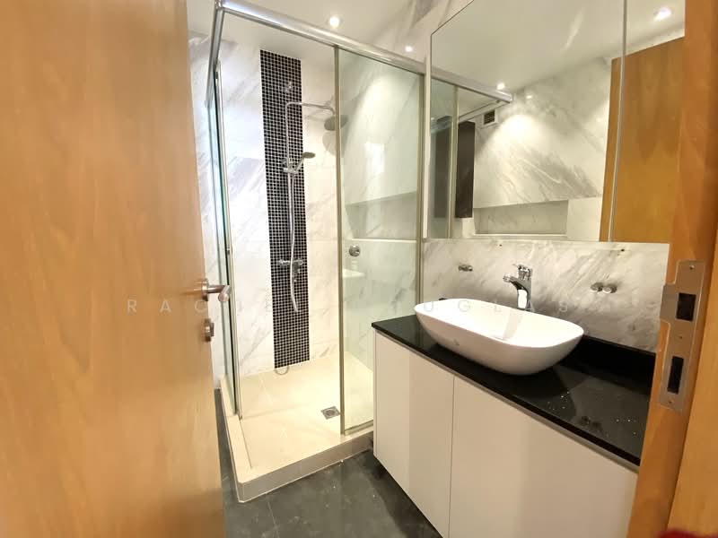 Sommerville Park, Sommerville Estate Road, 4 Bedrooms, 3,300 sqft, Cluster House For Rent, by Rachel Douglas, 17947554 - Common bathroom - PropertyGuru.com.sg