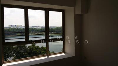 For Rent - Waterfront Gold