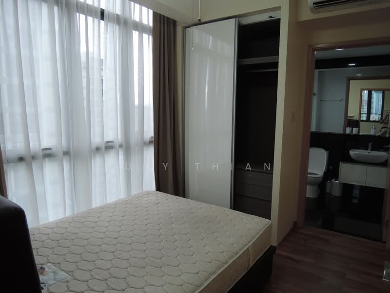 SkySuites 17, 17 Jalan Rajah, 1 Bedroom, 377 sqft, Apartment For Rent, by Judy Thian, 18046068 - master room - PropertyGuru.com.sg