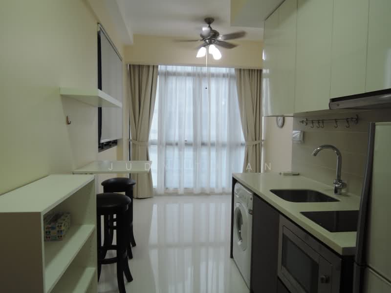 SkySuites 17, 17 Jalan Rajah, 1 Bedroom, 377 sqft, Apartment For Rent, by Judy Thian, 18046068 - living hall - PropertyGuru.com.sg