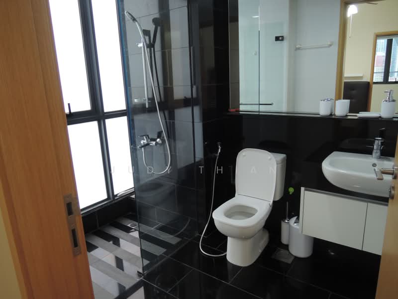 SkySuites 17, 17 Jalan Rajah, 1 Bedroom, 377 sqft, Apartment For Rent, by Judy Thian, 18046068 - bathroom - PropertyGuru.com.sg