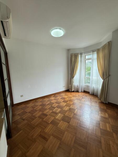 For Rent - Hillington Green