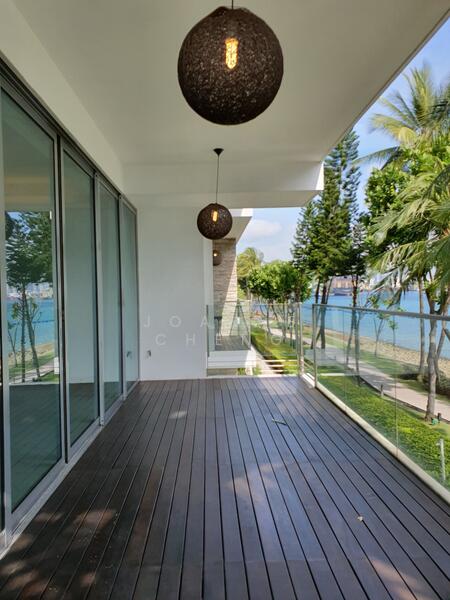 Balcony living with sea breeze 