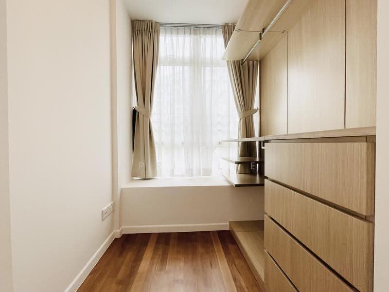 Walk-In Wardrobe
