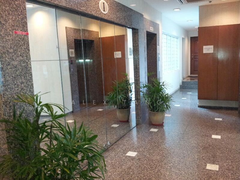 Leedon 2, 2 Leedon Road, 2 Bedrooms, 764 sqft, Condominium For Rent, by Alex Tang 陳拁燐, 18125114 - lift lobby - PropertyGuru.com.sg