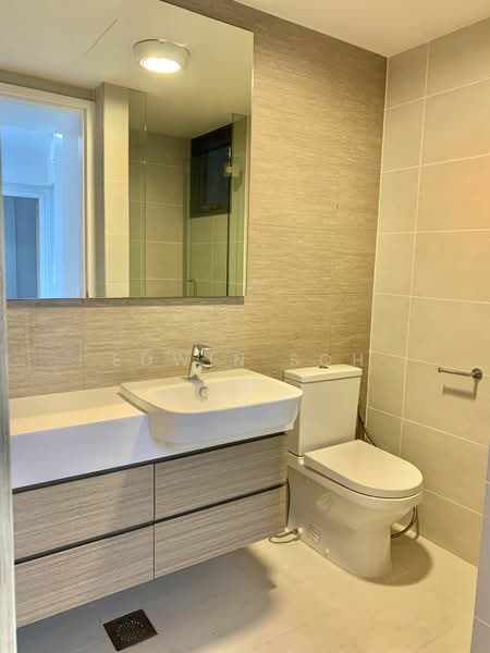The Lakefront Residences, 42 Lakeside Drive, 2 Bedrooms, 721 sqft, Condominium For Rent, by Edwin Soh, 18152848 - MASTER BATHROOM - PropertyGuru.com.sg