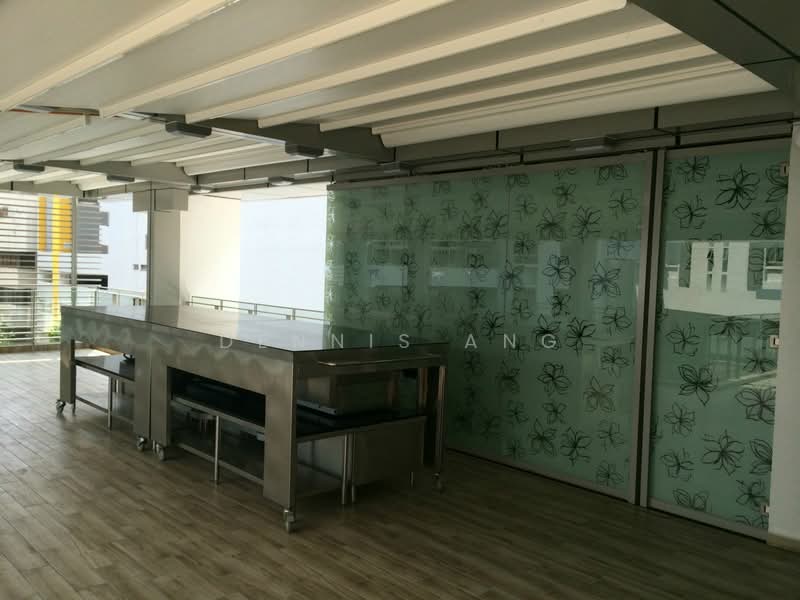 Sophia Residence, 5 Sophia Road, 3 Bedrooms, 1,044 sqft, Condominium For Rent, by Dennis Ang, 18157074 - Outdoor Gourmet Kitchen - PropertyGuru.com.sg