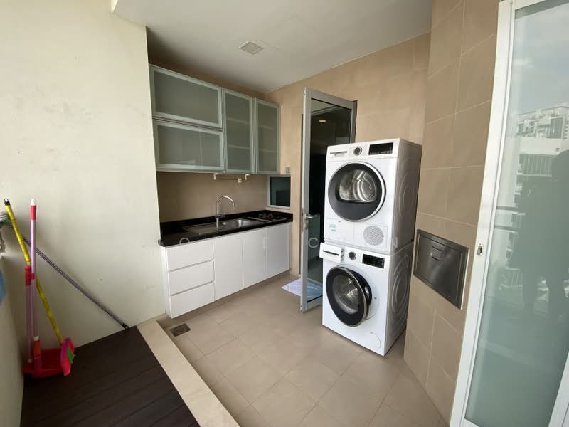 Balmoral Hills, 11 Balmoral Park, 3 Bedrooms, 1,389 sqft, Condominium For Rent, by Joyce Chen, 18174383 - wet kitchen - PropertyGuru.com.sg
