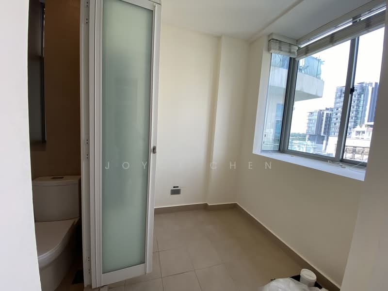 Balmoral Hills, 11 Balmoral Park, 3 Bedrooms, 1,389 sqft, Condominium For Rent, by Joyce Chen, 18174383 - utility room with toilet - PropertyGuru.com.sg