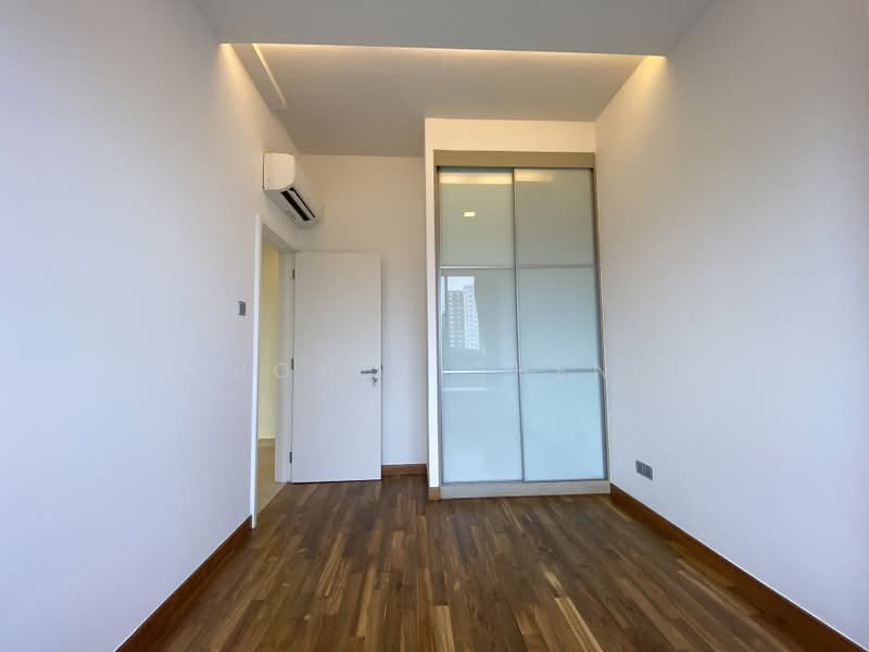 Balmoral Hills, 11 Balmoral Park, 3 Bedrooms, 1,389 sqft, Condominium For Rent, by Joyce Chen, 18174383 - 3rd bedroom wardrobe - PropertyGuru.com.sg