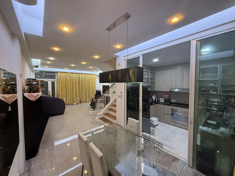 The Shaughnessy, 80 Miltonia Close, 5 Bedrooms, 3,283 sqft, Cluster House For Sale, by Doreen Tan, 18190077 - PropertyGuru.com.sg