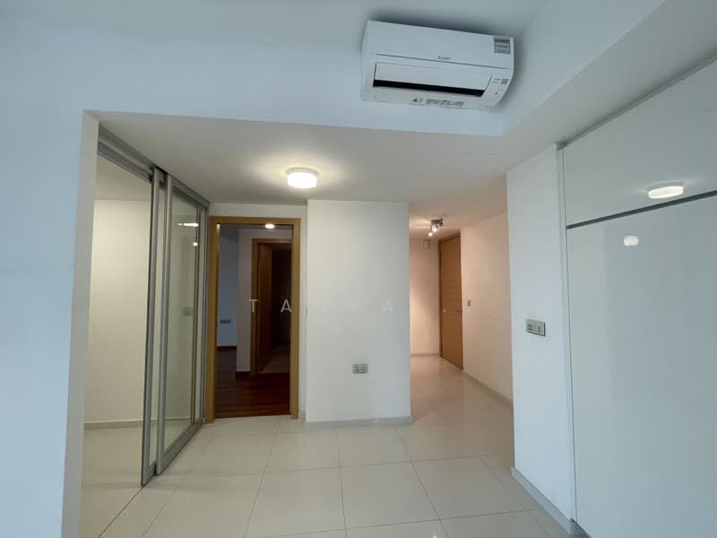One Shenton, 1 Shenton Way, 2 Bedrooms, 926 sqft, Condominium For Sale, by Tanya ., 18211253 - PropertyGuru.com.sg