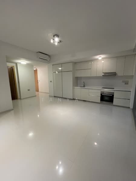 One Shenton, 1 Shenton Way, 2 Bedrooms, 926 sqft, Condominium For Sale, by Tanya ., 18211253 - PropertyGuru.com.sg