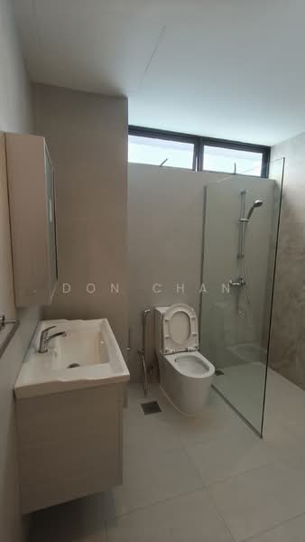 The Sovereign, 99 Meyer Road, 4 Bedrooms, 2,637 sqft, Condominium For Rent, by Don Chan, 18239625 - 3rd common room ensuite toilet - PropertyGuru.com.sg