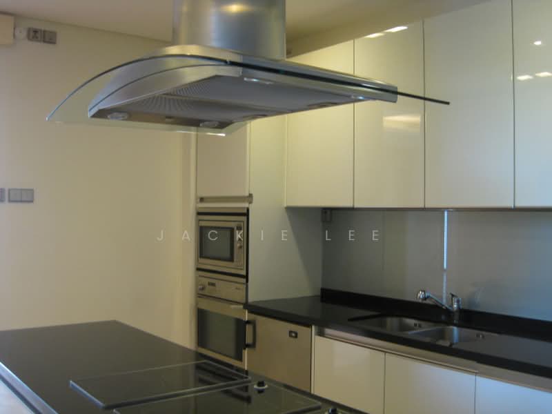 The Ladyhill, 1 Ladyhill Road, 4 Bedrooms, 2,271 sqft, Condominium For Rent, by Jackie Lee, 18282861 - Fully equipped Kitchen - PropertyGuru.com.sg