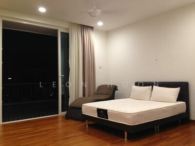 For Rent - Huge En-suite Room @ Medway Drive