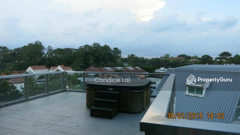 Entertainment deck with spa pool