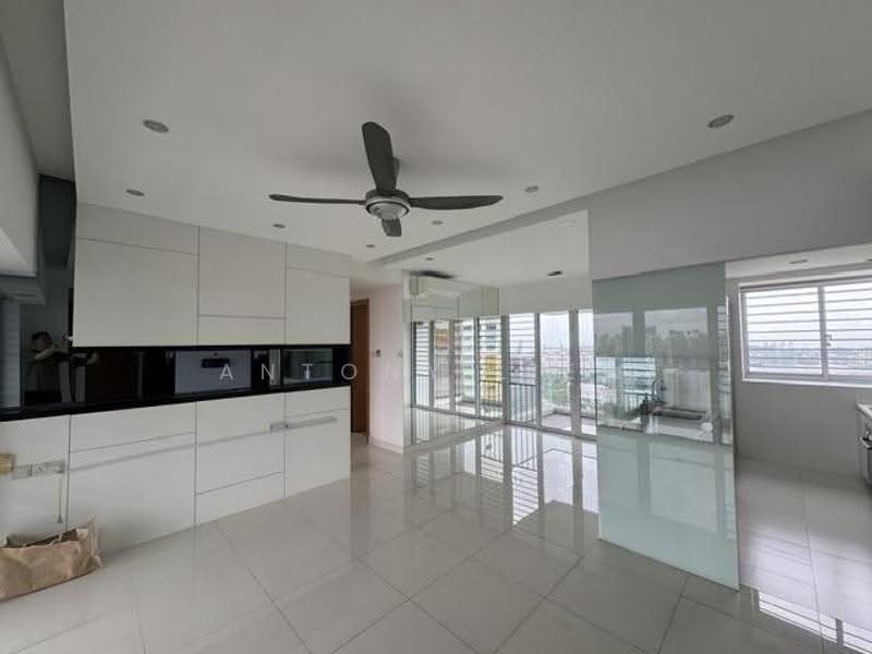 The Regency at Tiong Bahru, 38 Chay Yan Street, Alexandra / Commonwealth, 3 Bedrooms, 1,281 sqft, Condominium For Rent, by Antony Liew, 18296016 - Living Room - PropertyGuru.com.sg