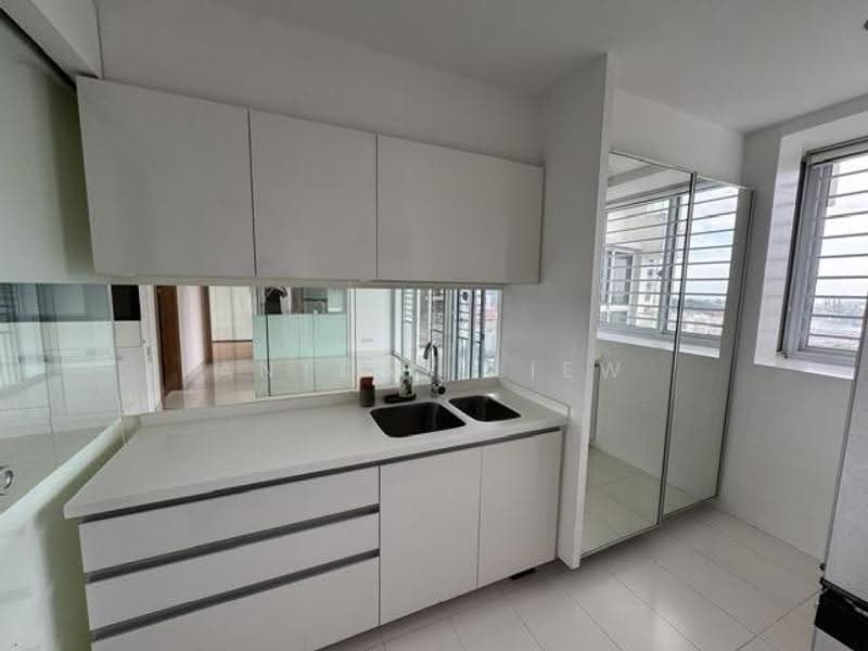 The Regency at Tiong Bahru, 38 Chay Yan Street, Alexandra / Commonwealth, 3 Bedrooms, 1,281 sqft, Condominium For Rent, by Antony Liew, 18296016 - Kitchen - PropertyGuru.com.sg