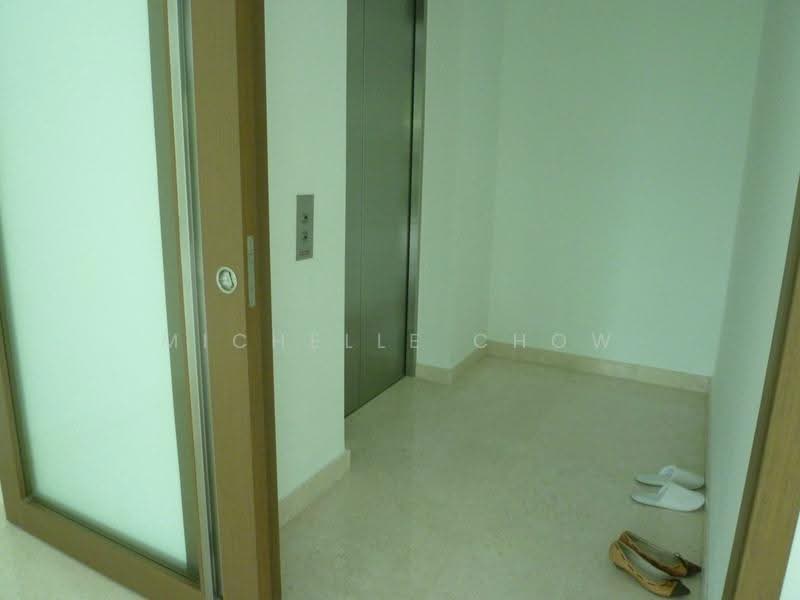 The Glyndebourne, 38 Trevose Crescent, Newton / Novena, 4 Bedrooms, 1,959 sqft, Condominium For Rent, by Michelle Chow, 18327873 - Private lift lobby - PropertyGuru.com.sg