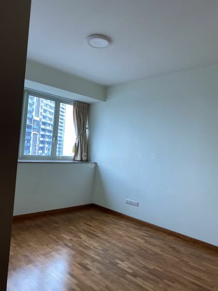 Queens, 10 Stirling Road, 4 Bedrooms, 1,410 sqft, Condominium For Rent, by Nicholas Goh, 18351122 - 3rd bed room - PropertyGuru.com.sg