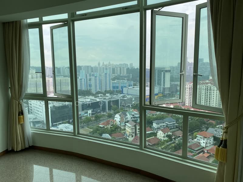 Queens, 10 Stirling Road, 4 Bedrooms, 1,410 sqft, Condominium For Rent, by Nicholas Goh, 18351122 - Living area view - facing Sentosa  - PropertyGuru.com.sg