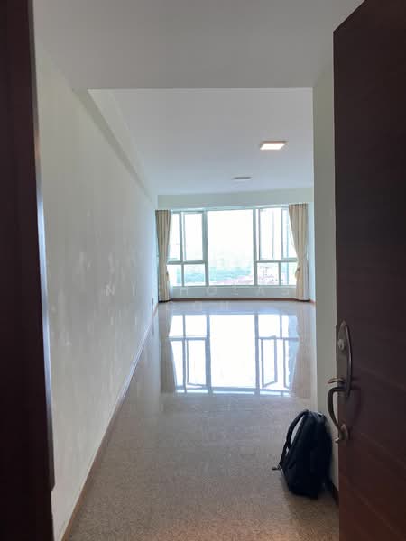 Queens, 10 Stirling Road, 4 Bedrooms, 1,410 sqft, Condominium For Rent, by Nicholas Goh, 18351122 - From the Entrance  - PropertyGuru.com.sg
