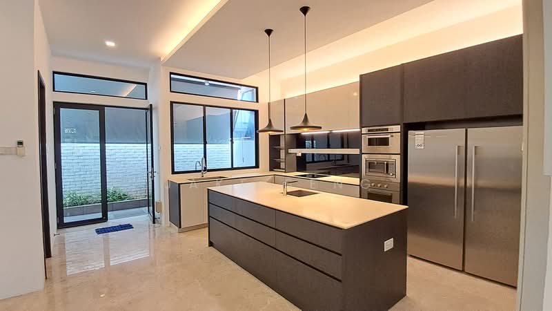Serangoon Garden Estate, Cowdray Avenue, 5 Bedrooms, 4,000 sqft, Terraced House For Sale, by Jake Seng, 18352637 - PropertyGuru.com.sg