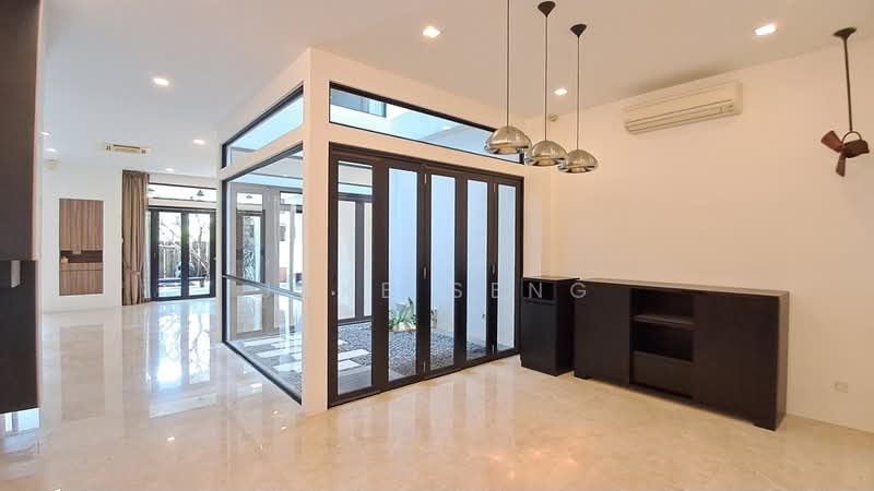 Serangoon Garden Estate, Cowdray Avenue, 5 Bedrooms, 4,000 sqft, Terraced House For Sale, by Jake Seng, 18352637 - PropertyGuru.com.sg