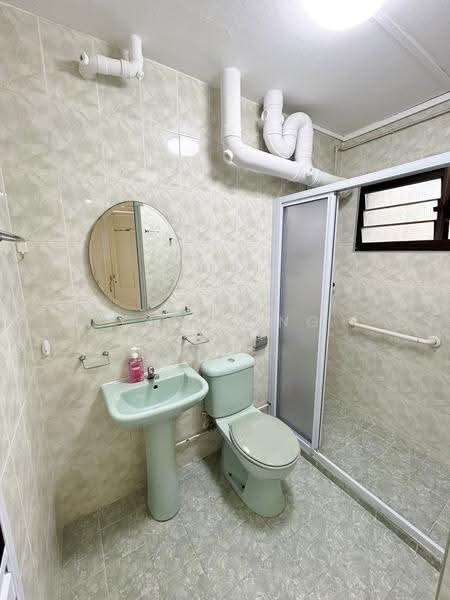 930 Hougang Street 91, 930 Hougang Street 91, Hougang / Punggol / Sengkang, 4 Bedrooms, 1,330 sqft, HDB Flat For Rent, by Yam Seng Tan, 18356674 - Bathroom - PropertyGuru.com.sg
