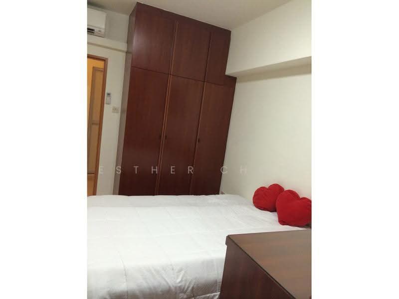 310B Anchorvale Road, 310B Anchorvale Road, Hougang / Punggol / Sengkang, 2 Bedrooms, 1,194 sqft, HDB Flat For Rent, by Esther Choo, 18394556 - Bedroom 2 wardrobe - PropertyGuru.com.sg