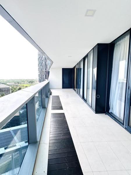 Marina Bay Suites, 3 Central Boulevard, Boat Quay / Raffles Place / Marina, 4 Bedrooms, 2,045 sqft, Apartment For Rent, by Gladys Foo, 18404515 - Balcony - PropertyGuru.com.sg