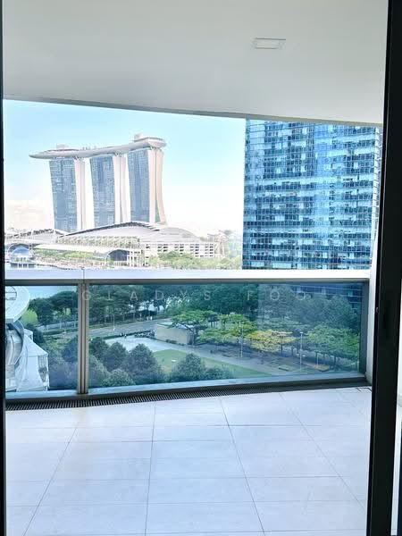 Marina Bay Suites, 3 Central Boulevard, Boat Quay / Raffles Place / Marina, 4 Bedrooms, 2,045 sqft, Apartment For Rent, by Gladys Foo, 18404515 - Balcony - PropertyGuru.com.sg